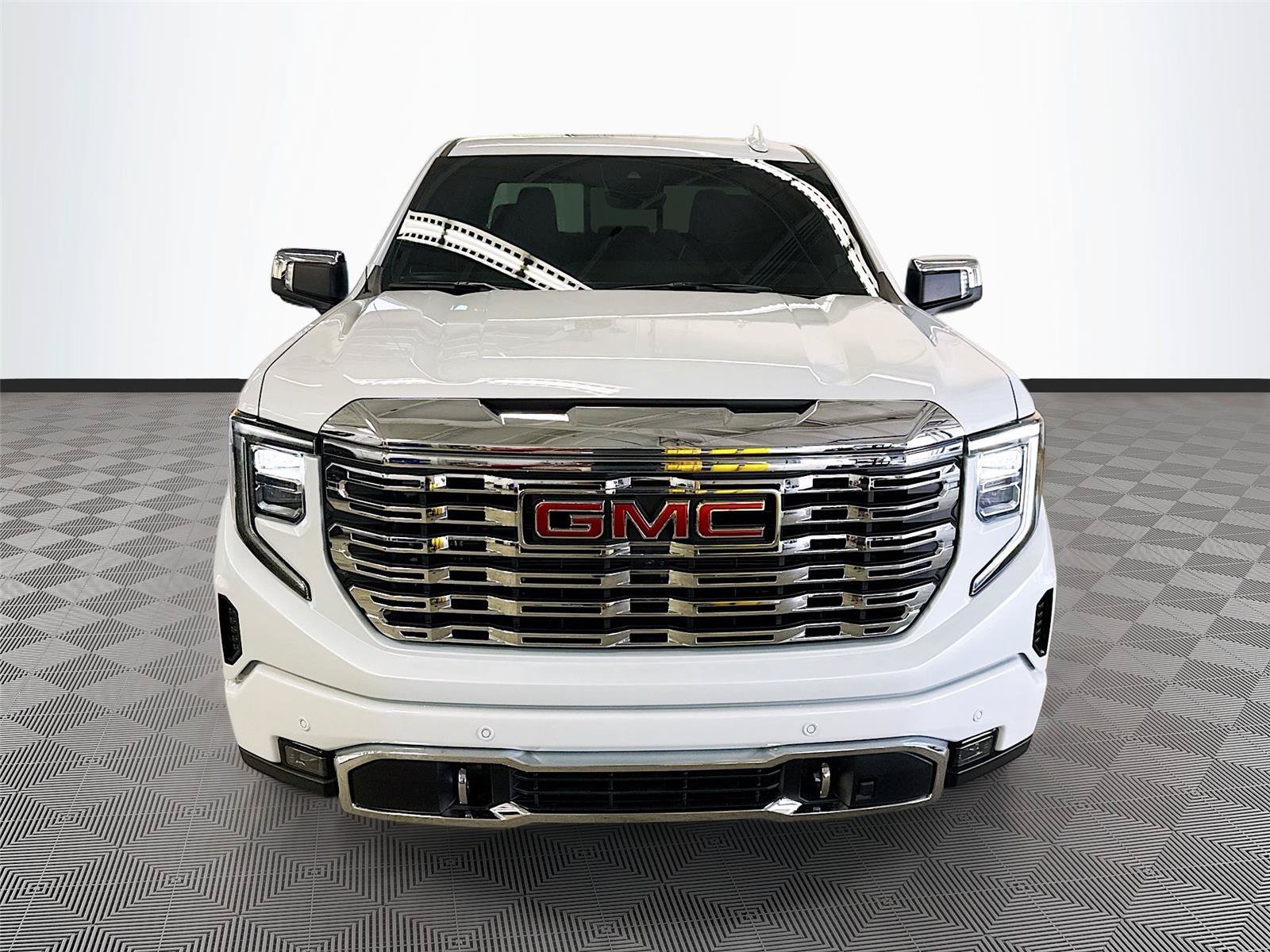 Used 2026 GMC Sierra 1500 Denali AWD/4WD image 2