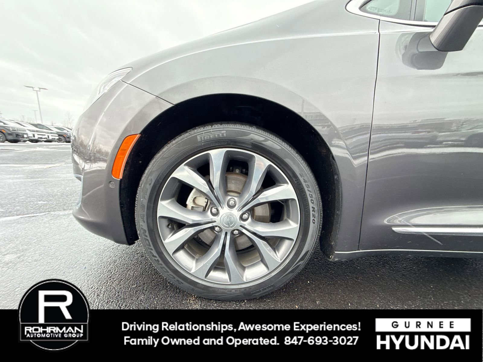 Used 2017 Chrysler Pacifica Limited image 12