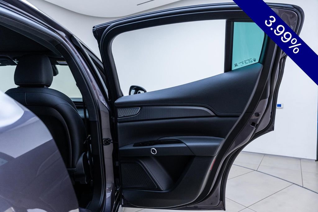 Used 2024 Maserati Grecale GT image 34
