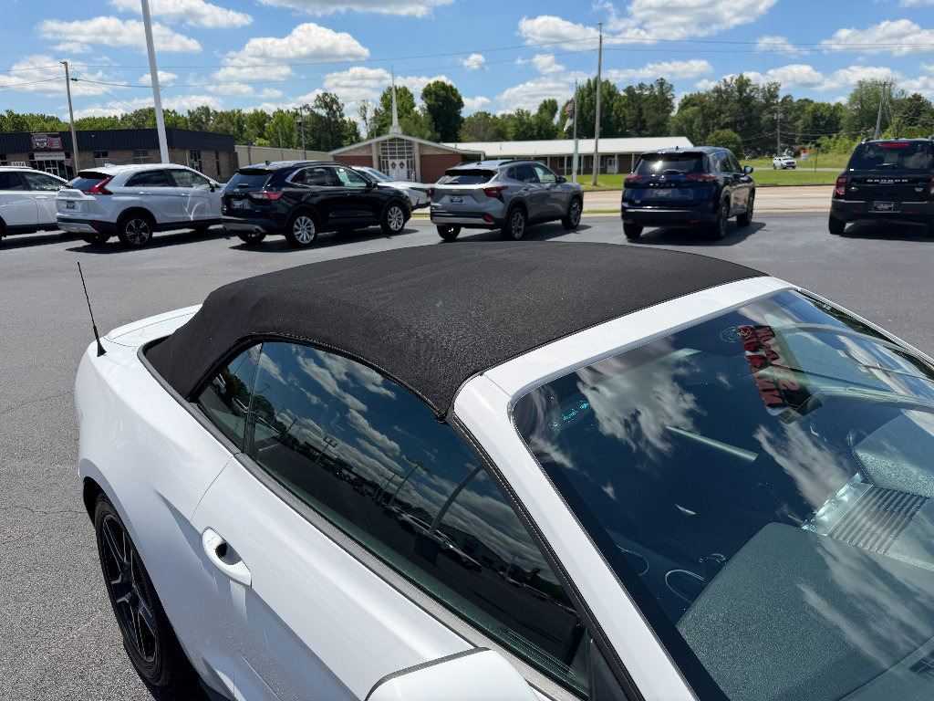 Used 2018 Ford Mustang Premium RWD image 18