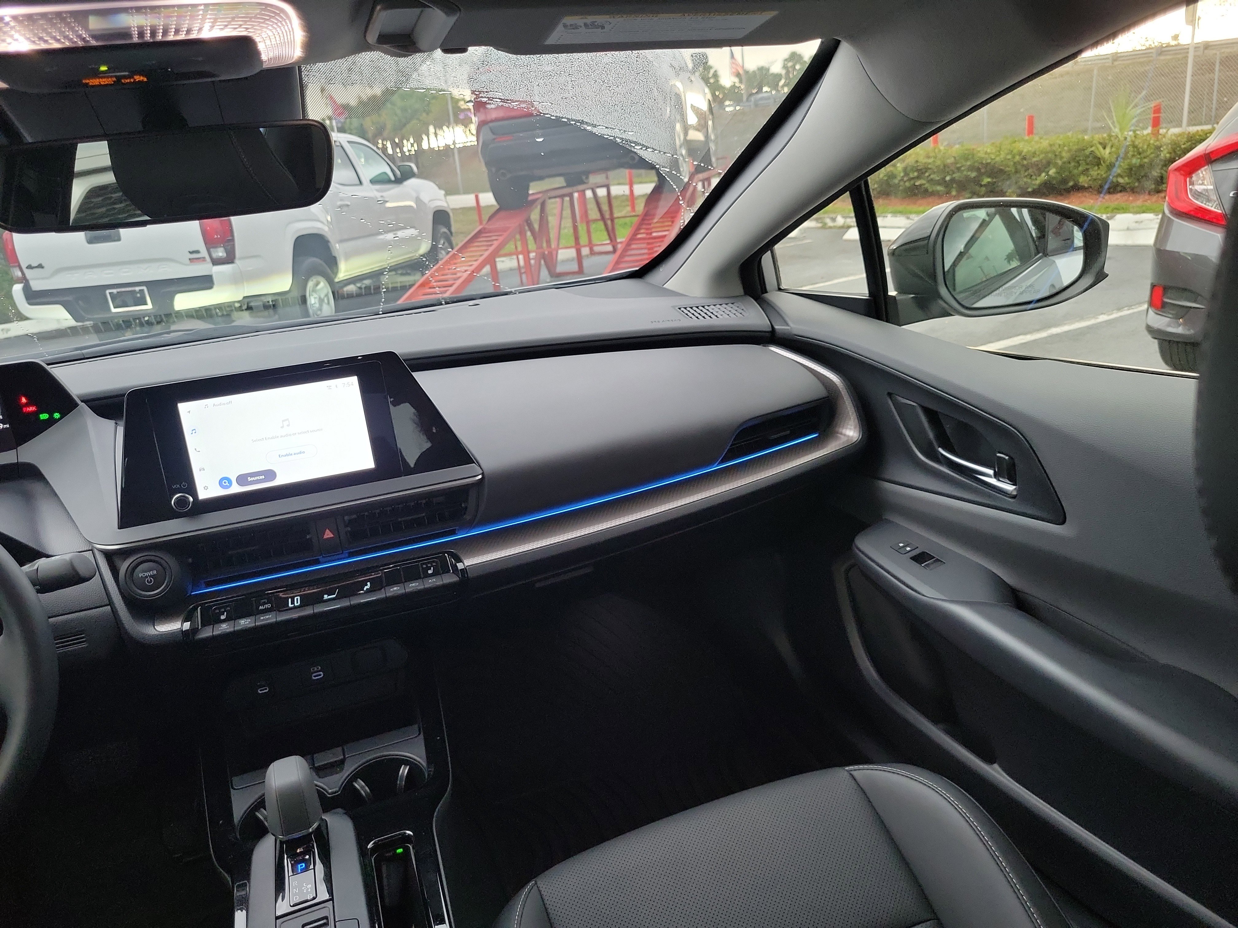 Used 2025 Toyota Prius XLE image 17