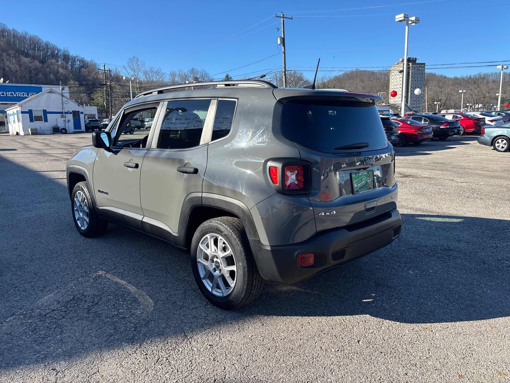Used 2021 Jeep Renegade Sport w/ Sport Appearance Group image 3