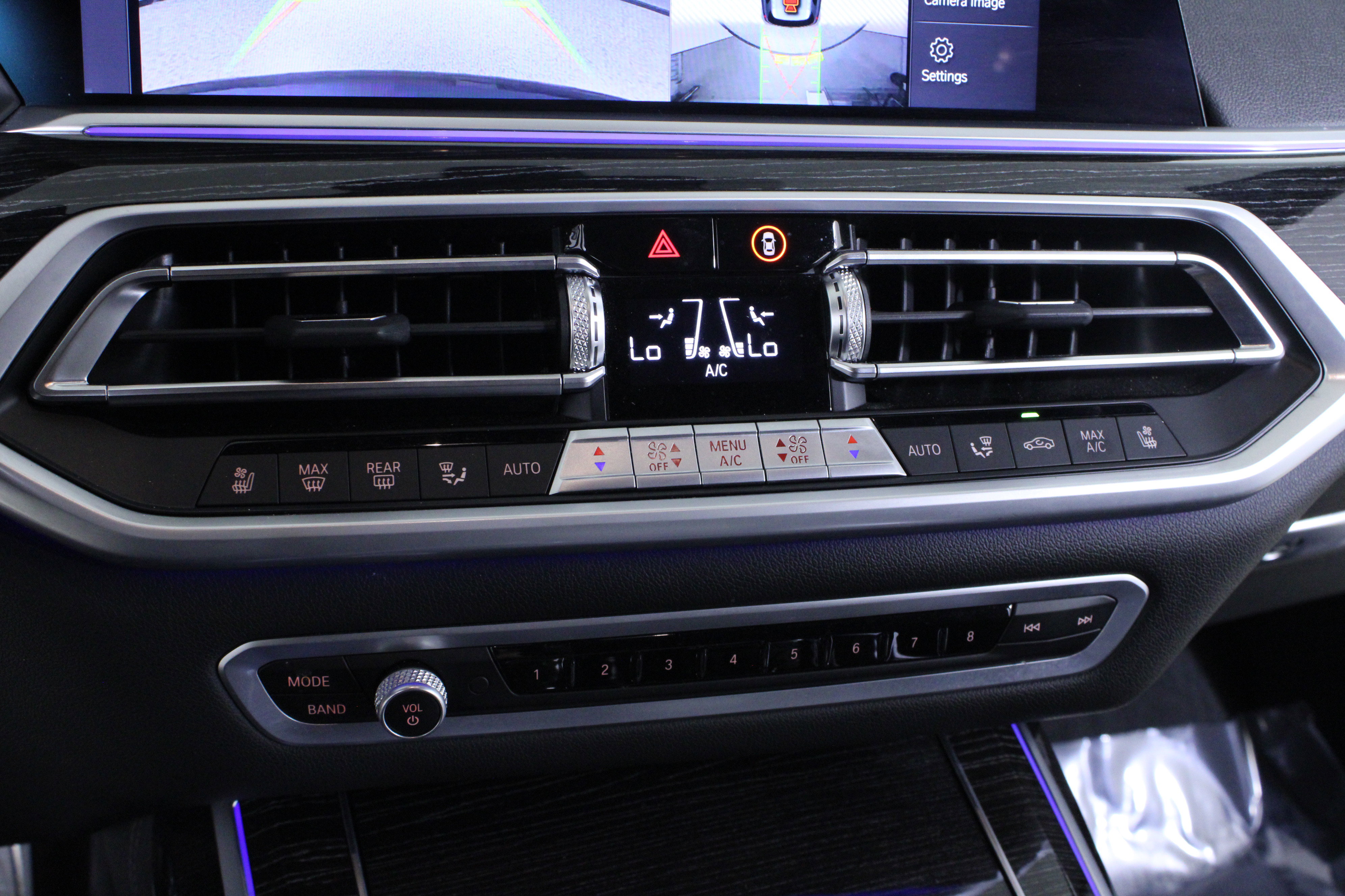 Used 2022 BMW X7 M50i image 33