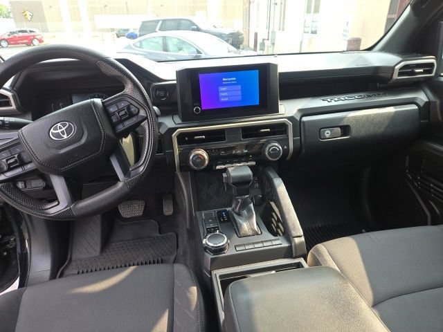Used 2025 Toyota Tacoma SR AWD/4WD image 4