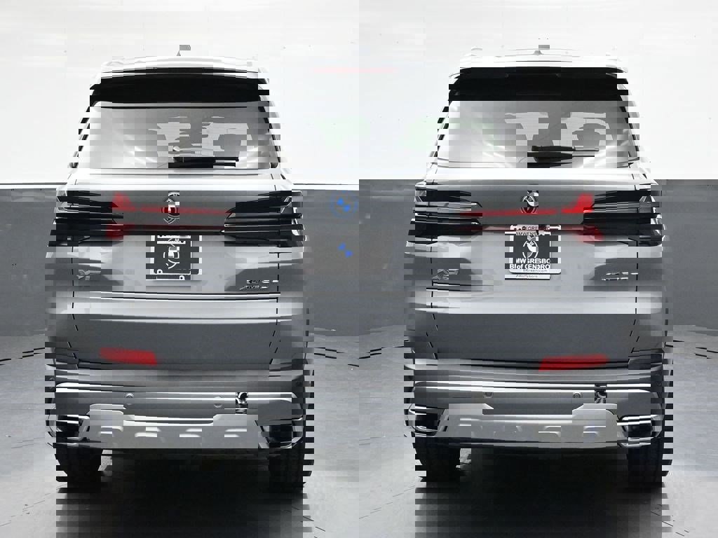 Used 2026 BMW X5 xDrive50e w/ Climate Comfort Package image 5