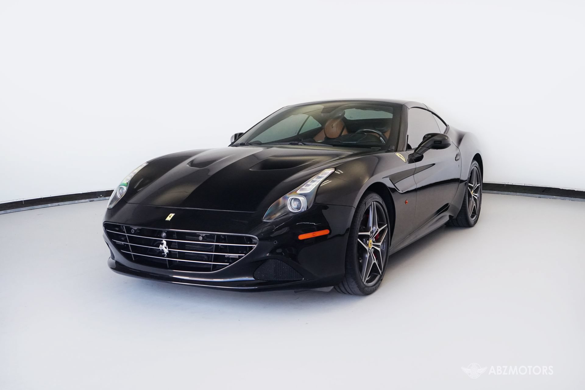 Used 2016 Ferrari California T RWD image 2