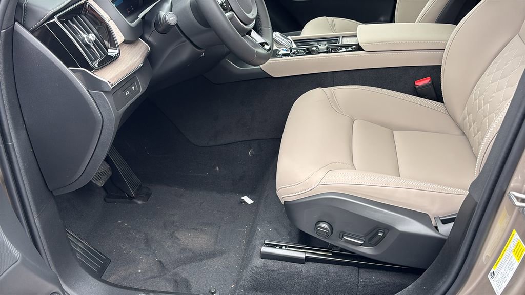 New 2026 Volvo XC90 T8 Plus image 26