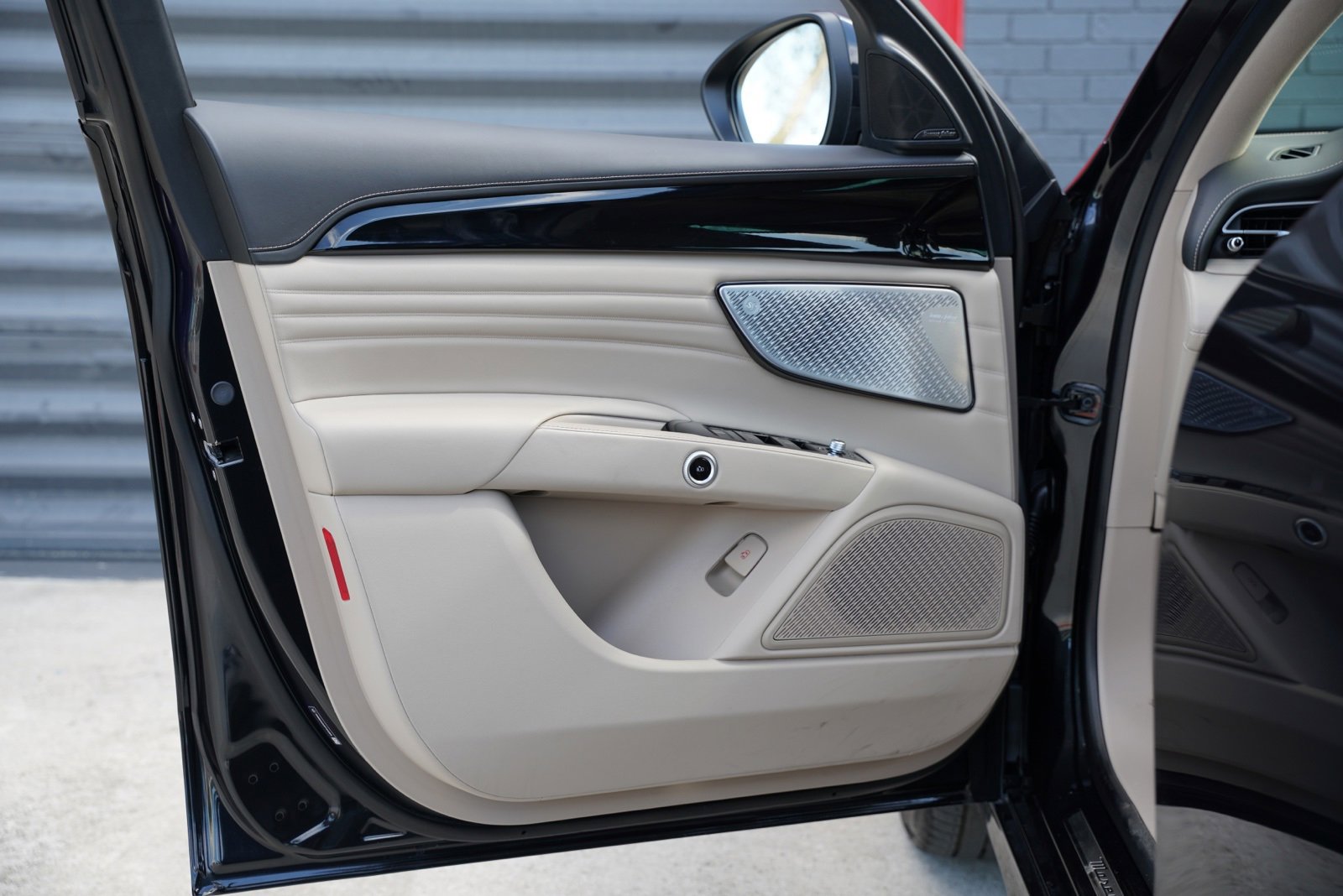 Used 2023 Maserati Grecale GT image 12