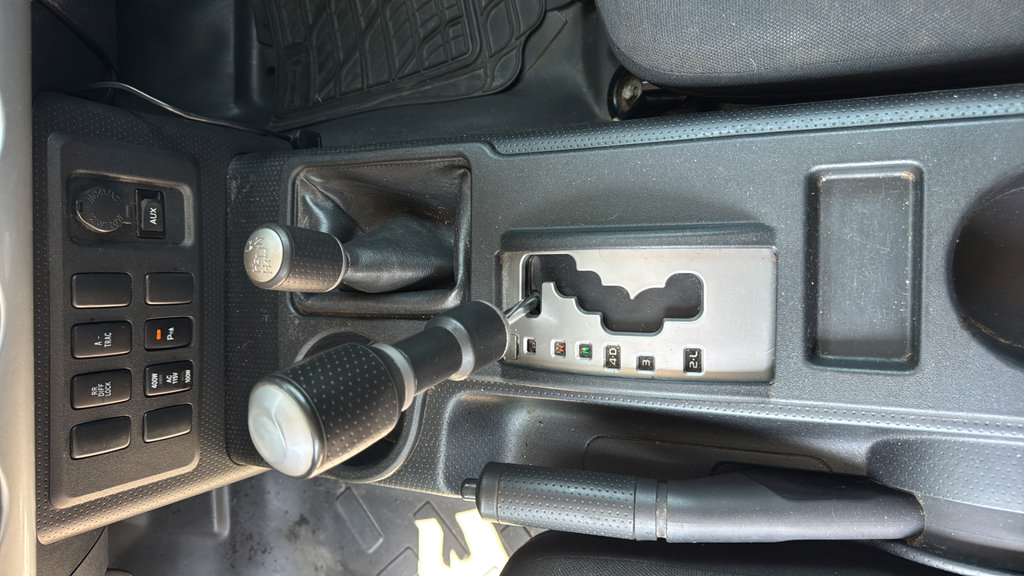 Used 2007 Toyota FJ Cruiser 4WD w/ Upgrade Pkg 1 image 25