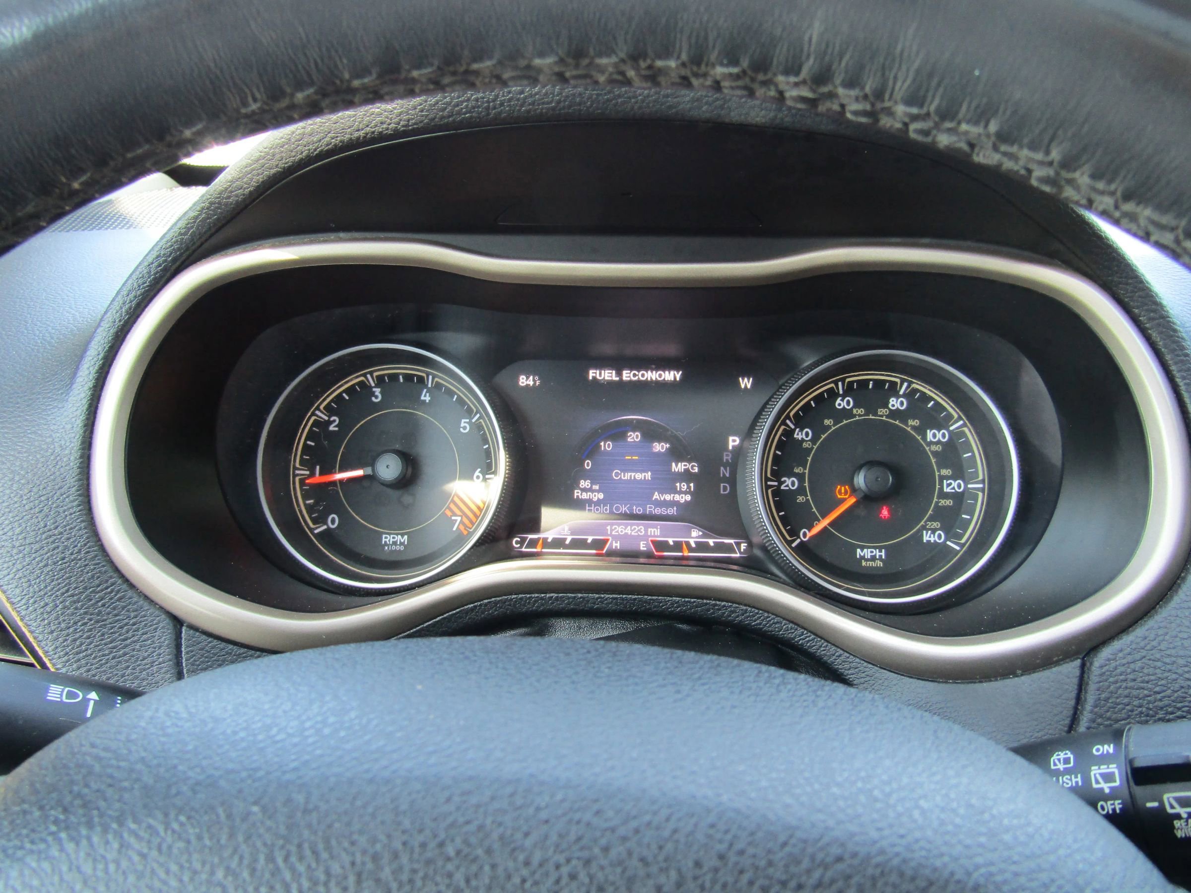 Used 2015 Jeep Cherokee Limited image 39