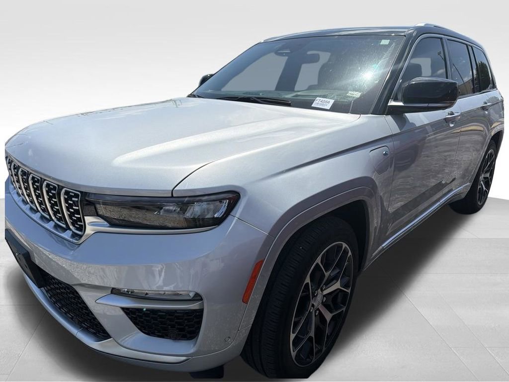 Used 2022 Jeep Grand Cherokee Summit AWD/4WD image 4