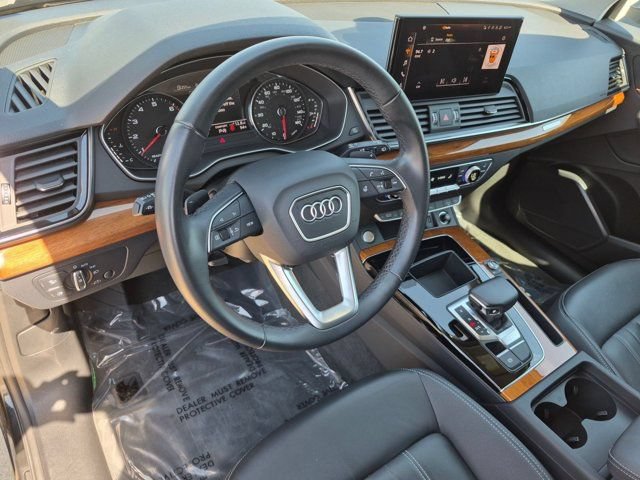 Used 2023 Audi Q5 2.0T Premium w/ Convenience Package AWD/4WD image 11