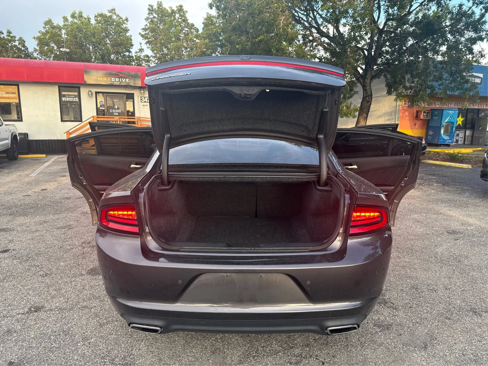 Used 2022 Dodge Charger SXT RWD image 13