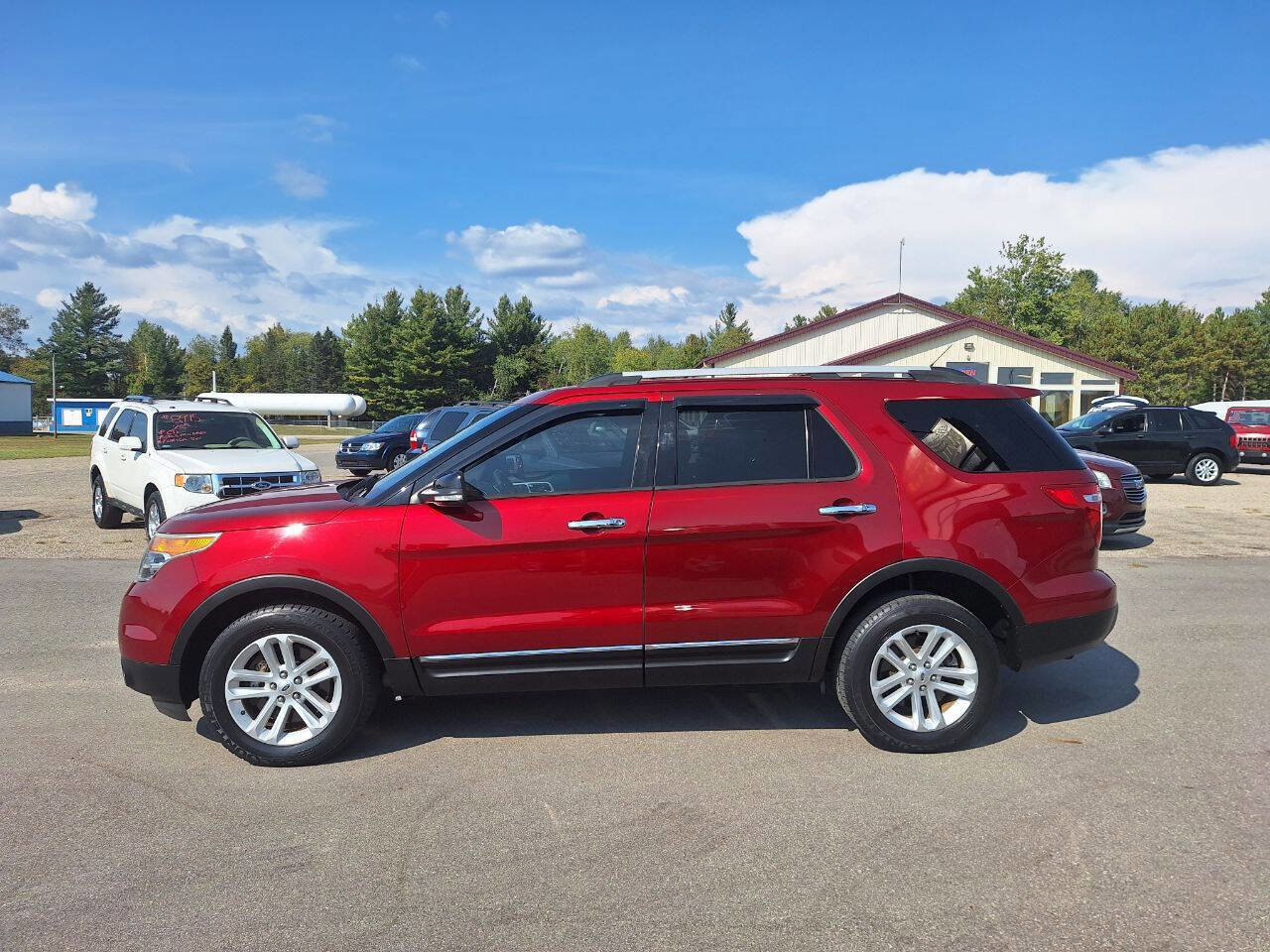 Used 2015 Ford Explorer XLT w/ Equipment Group 201A image 1