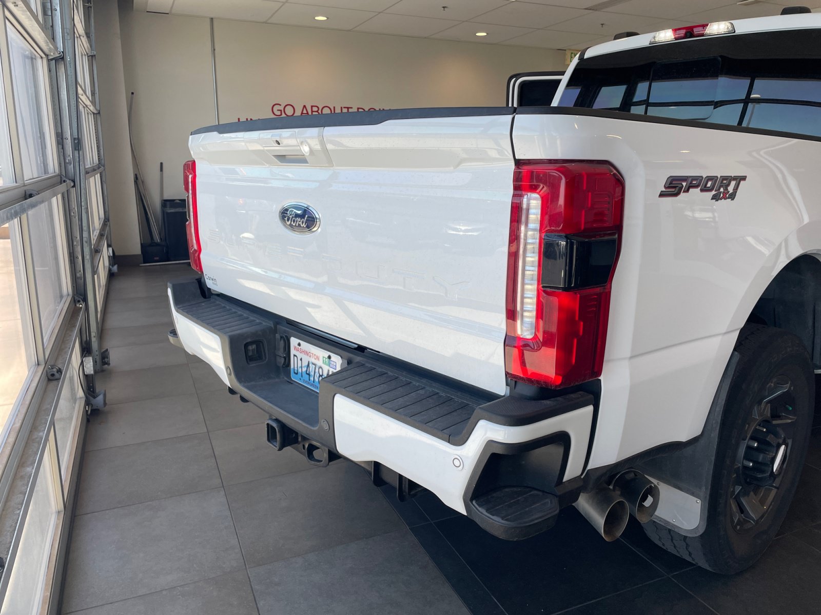 Used 2023 Ford F350 Lariat w/ Sport Appearance Package AWD/4WD image 15