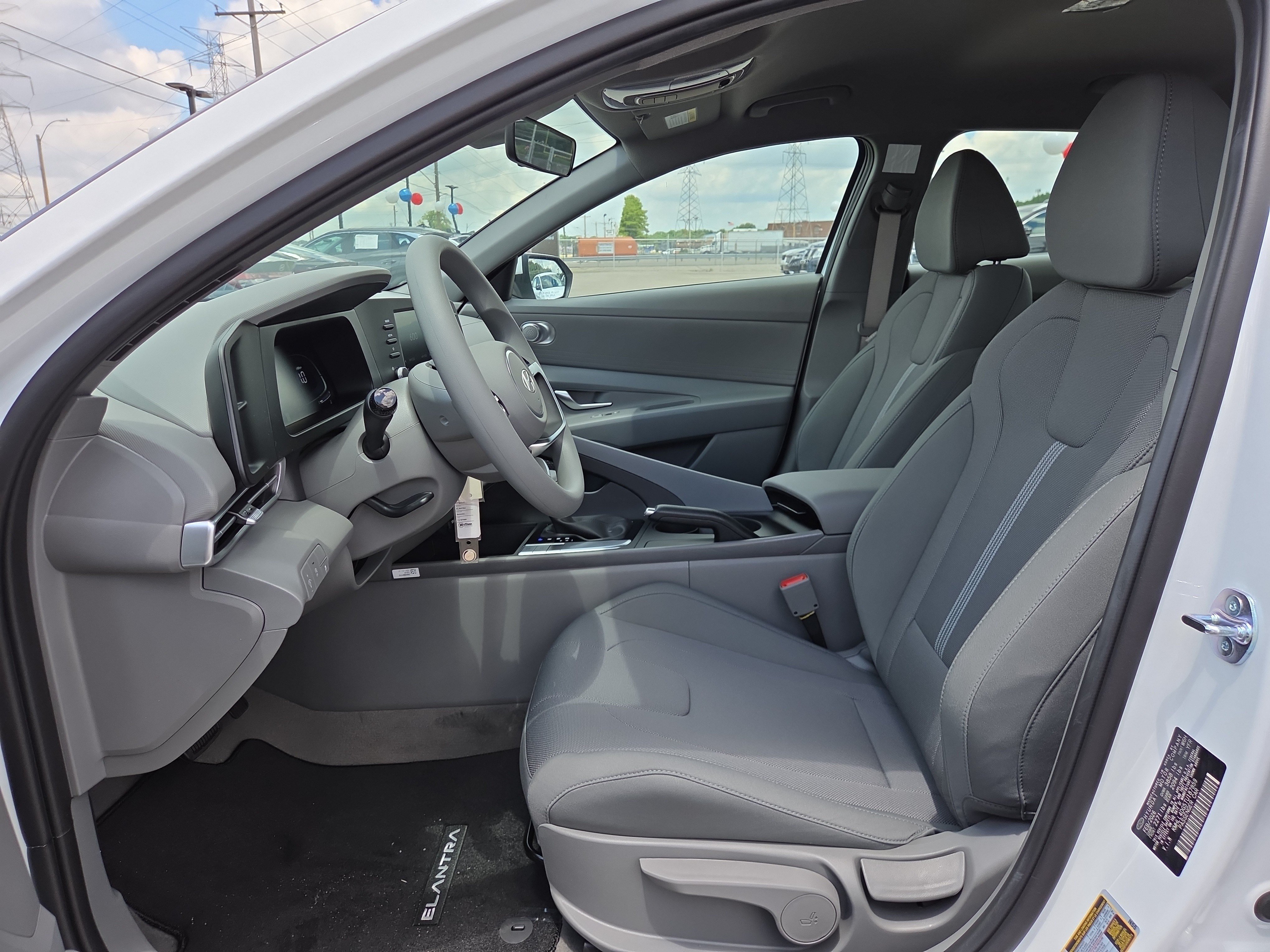 New 2026 Hyundai Elantra SE FWD image 5