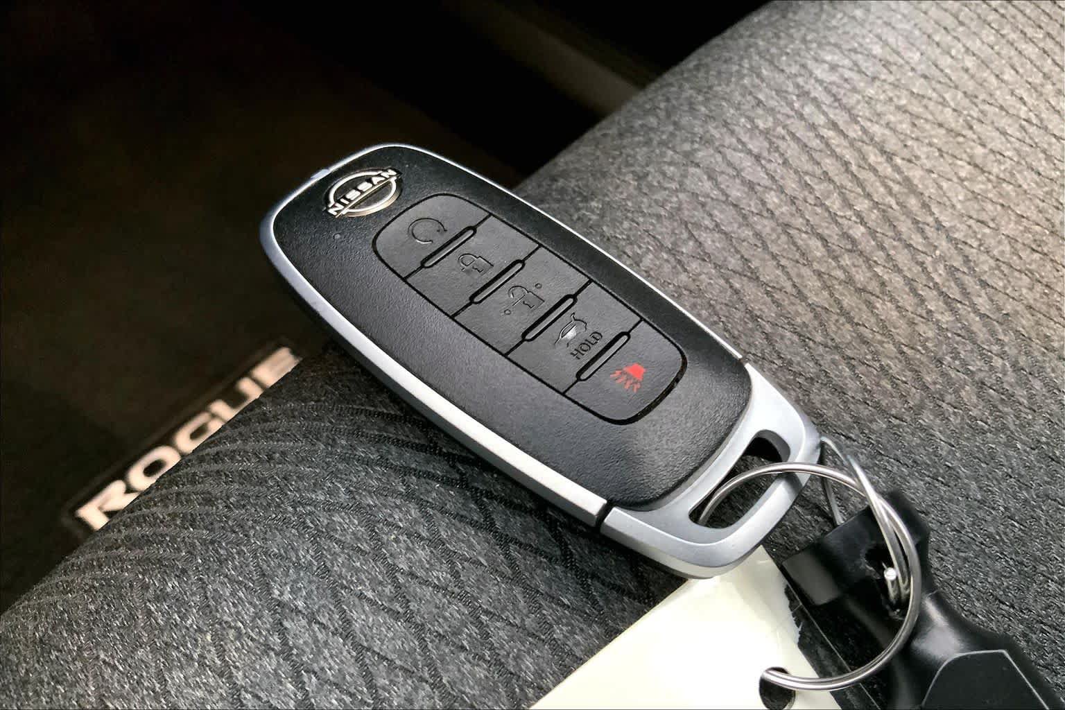Used 2024 Nissan Rogue SV AWD/4WD image 14