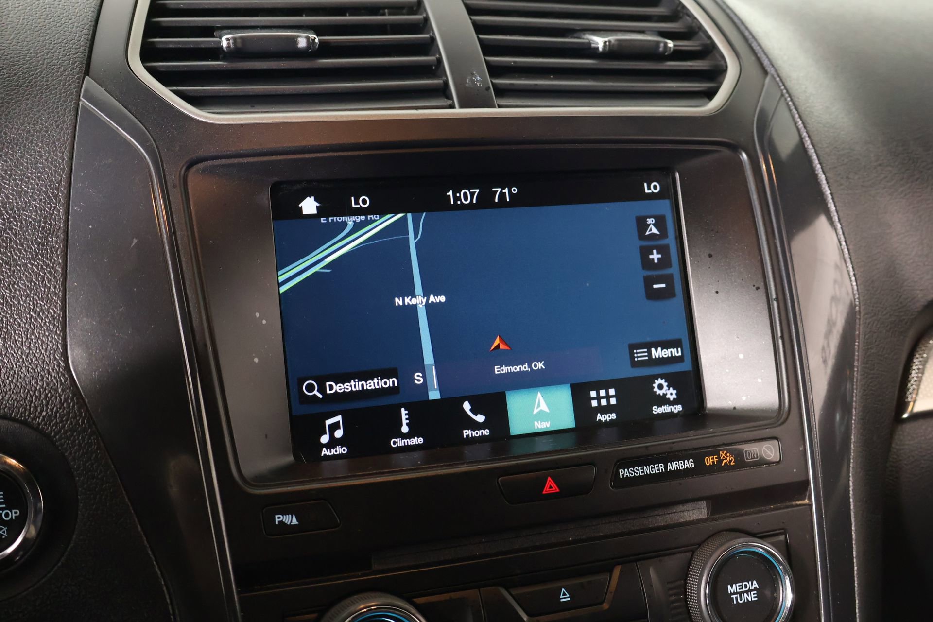 Used 2018 Ford Explorer XLT w/ Equipment Group 202A image 7