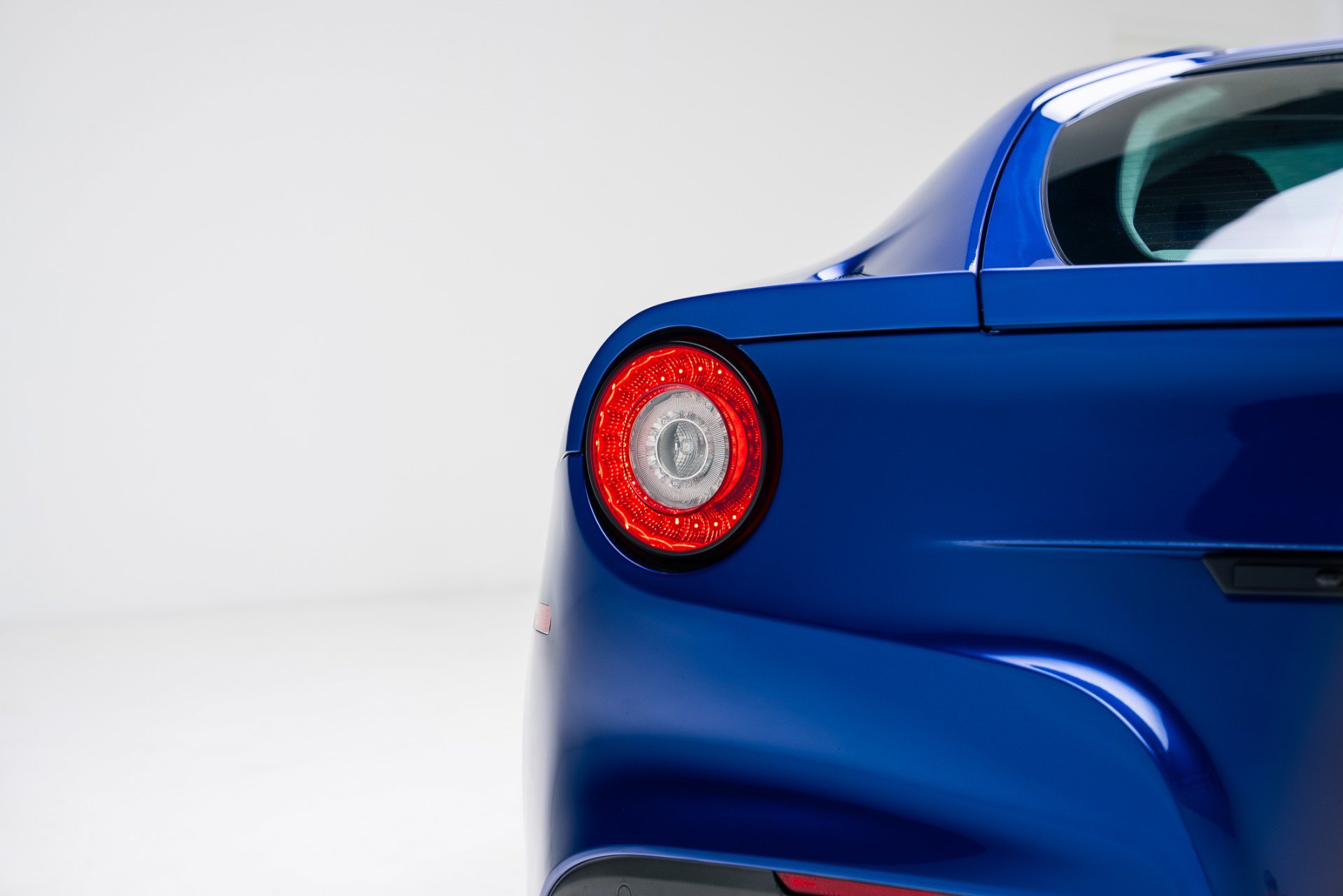 Used 2016 Ferrari F12 Berlinetta RWD image 28