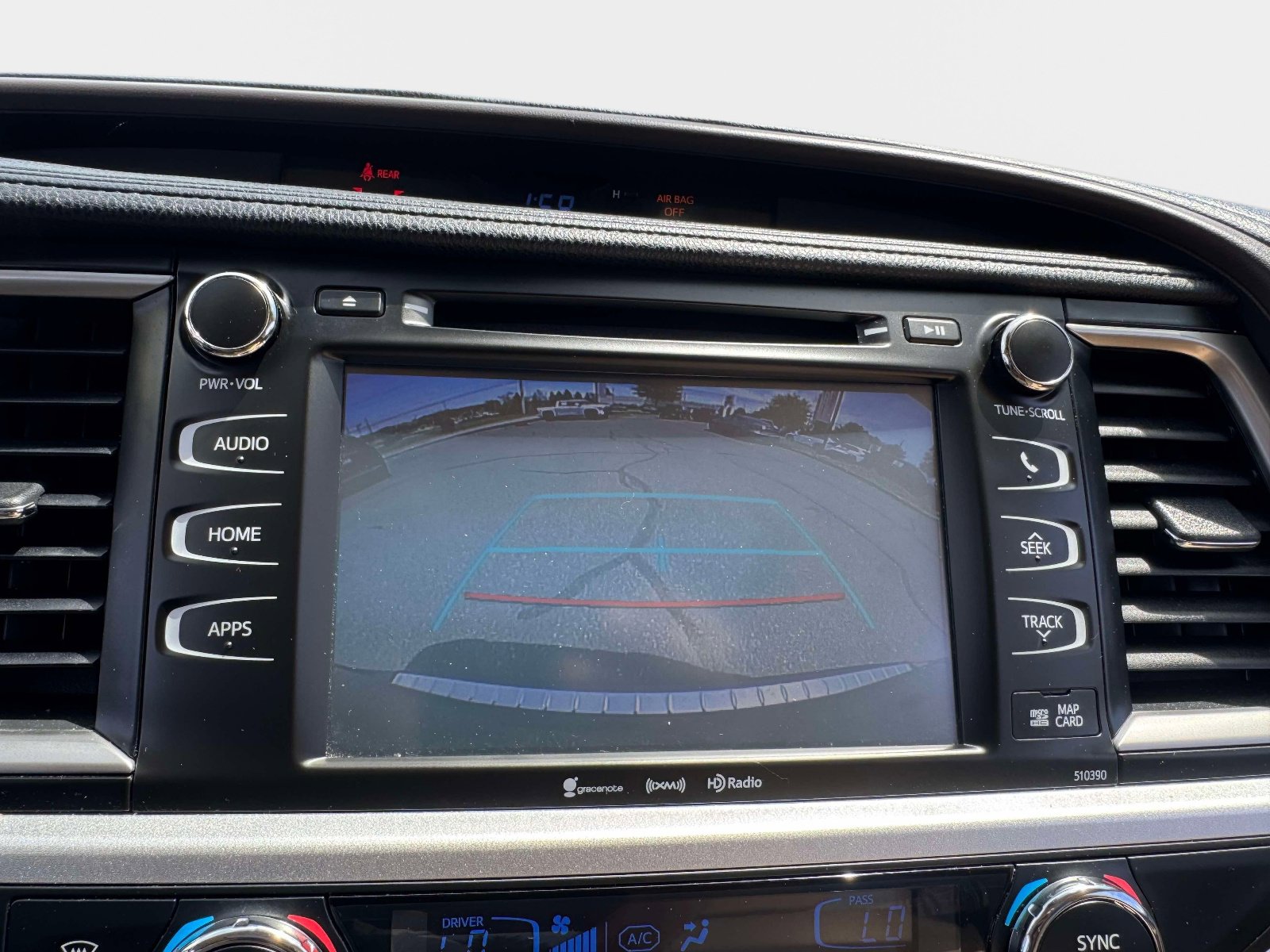 Used 2019 Toyota Highlander XLE AWD/4WD image 33