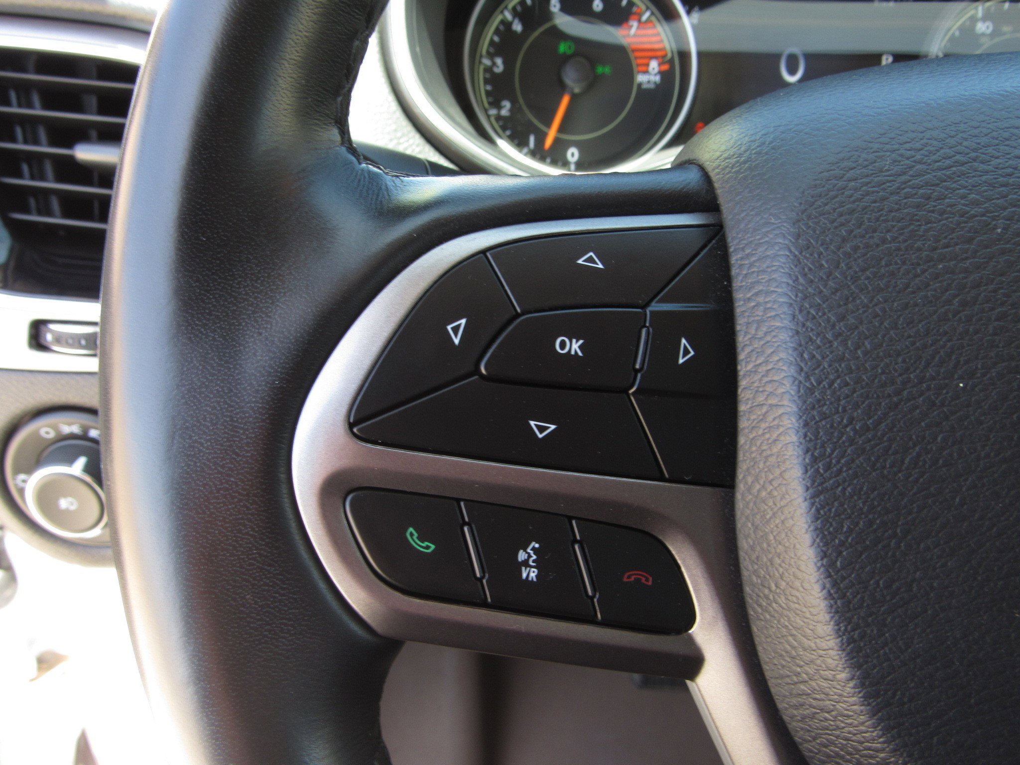 Used 2021 Jeep Cherokee Limited w/ Elite Package AWD/4WD image 26