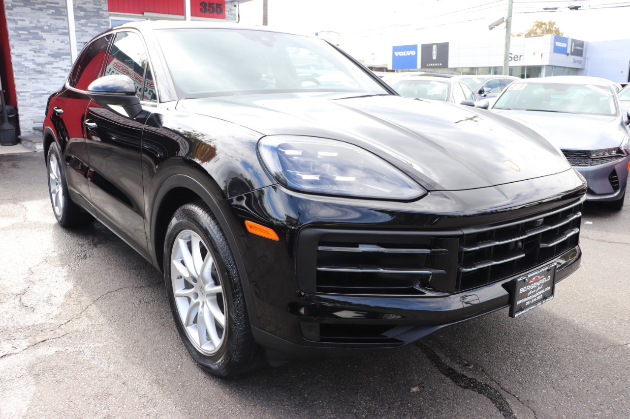 Used 2024 Porsche Cayenne image 7