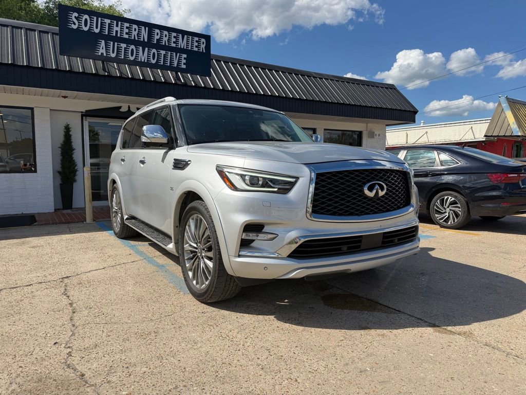 Used 2018 INFINITI QX80 2WD w/ Deluxe Technology Package image 3