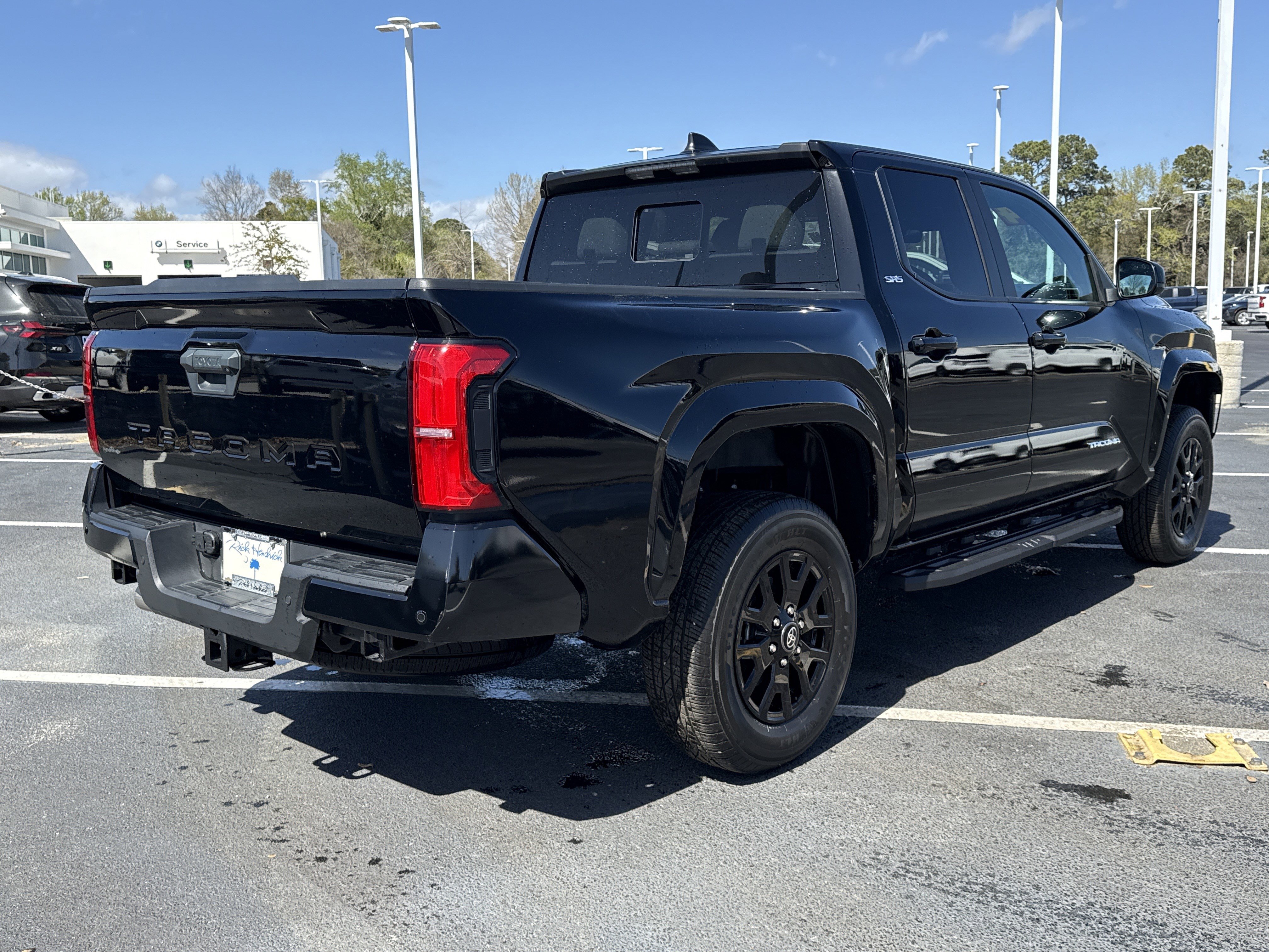 Used 2024 Toyota Tacoma SR5 w/ SR5 Upgrade Package image 17
