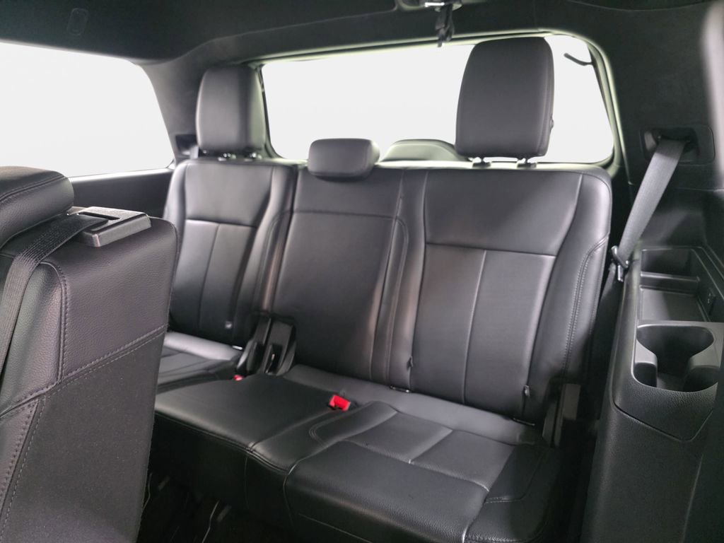 Used 2019 Ford Expedition XLT w/ Equipment Group 202A AWD/4WD image 36