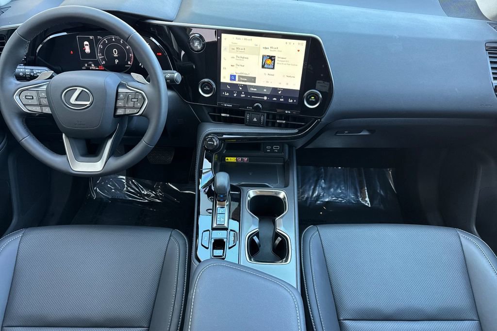 Used 2025 Lexus NX 250 FWD w/ Cold Area Package image 4