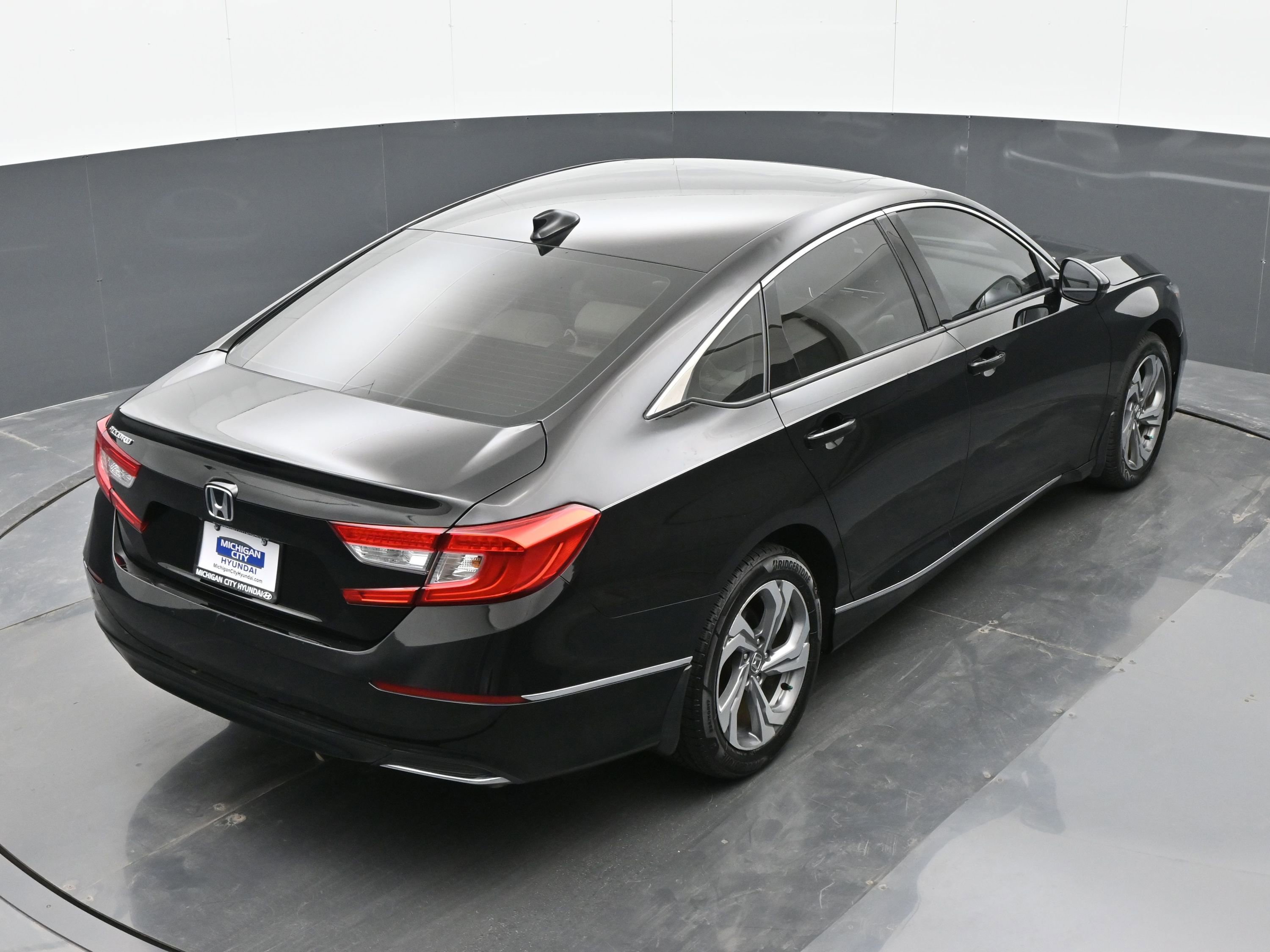 Used 2018 Honda Accord EX-L image 32