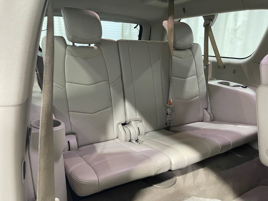 Used 2017 Cadillac Escalade ESV Luxury image 34