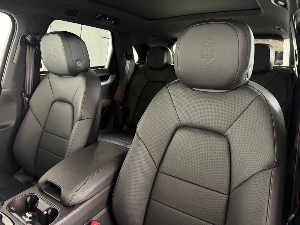New 2026 Porsche Cayenne S image 5