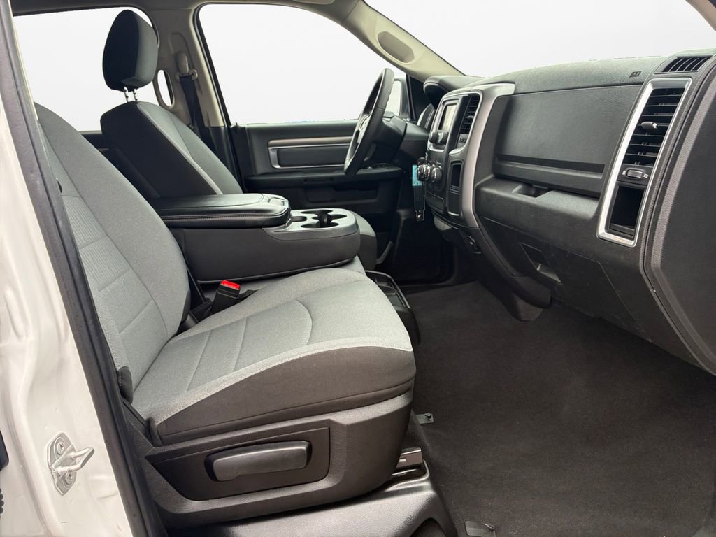 Used 2022 RAM 1500 Classic SLT image 24