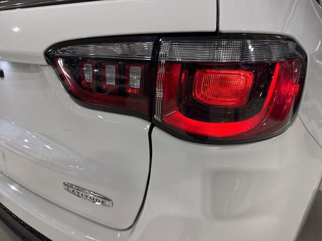 Used 2023 Jeep Compass Latitude image 33