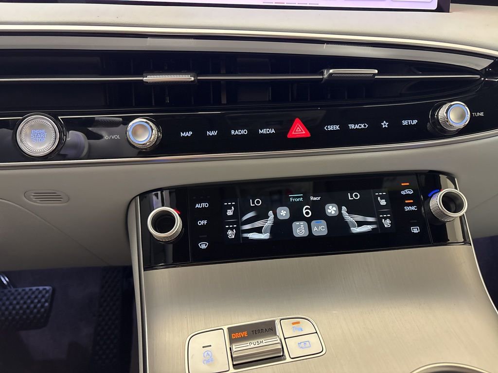 New 2026 Genesis GV70 2.5T Advanced AWD/4WD image 31