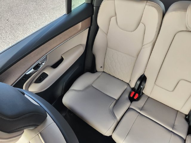 Certified 2025 Volvo XC90 T8 Plus w/ Protection Package Premier AWD/4WD image 14