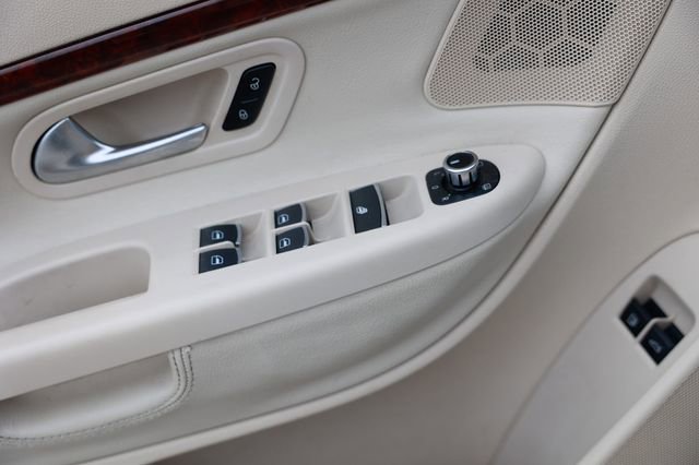 Used 2012 Volkswagen Eos Executive image 44