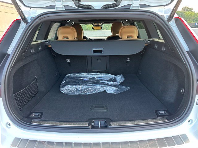 Certified 2024 Volvo V60 B5 Cross Country Ultimate AWD/4WD image 34