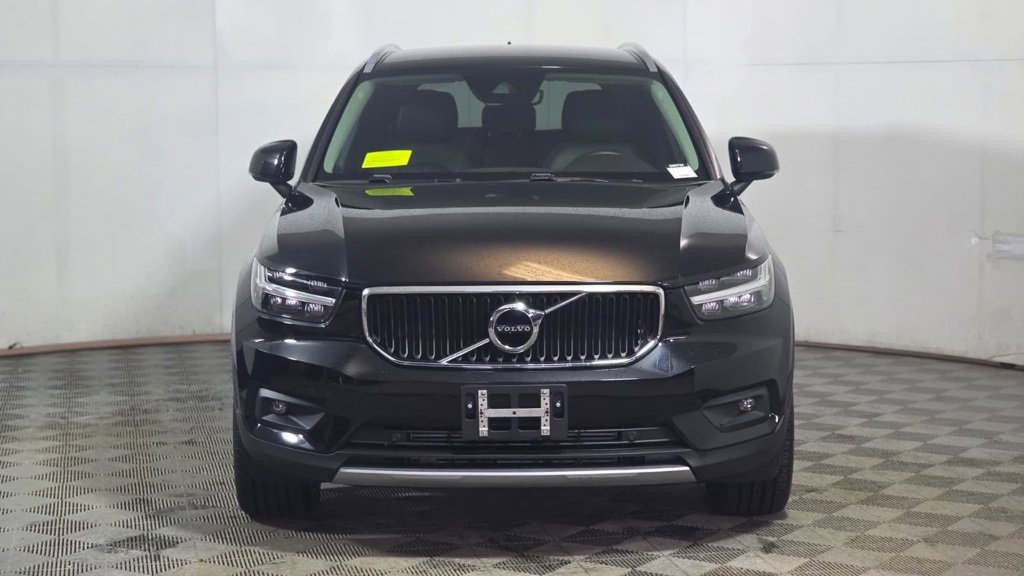 Used 2021 Volvo XC40 T5 Momentum w/ Climate Package image 10