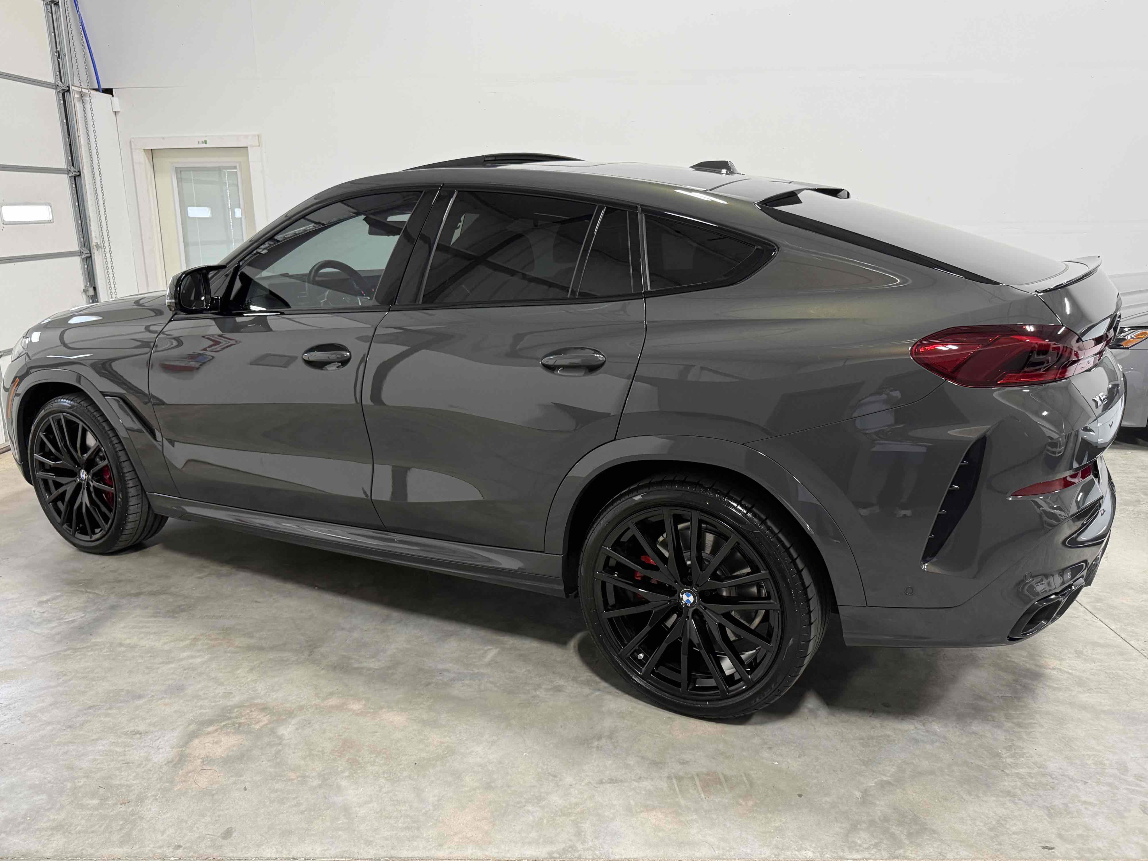 Used 2025 BMW X6 M60i w/ Executive Package AWD/4WD image 44