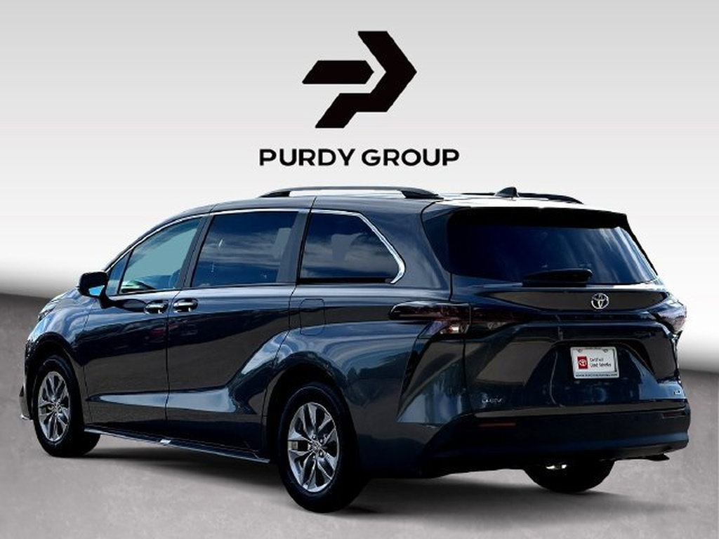 Used 2025 Toyota Sienna XLE FWD image 6