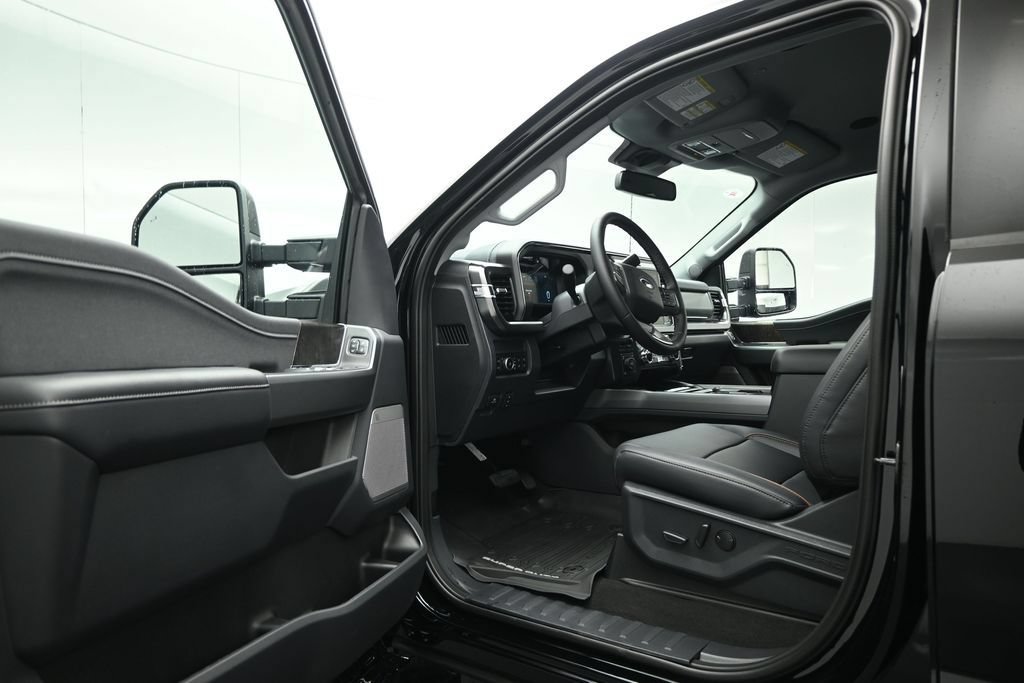 New 2026 Ford F250 Lariat w/ Black Appearance Package AWD/4WD image 8