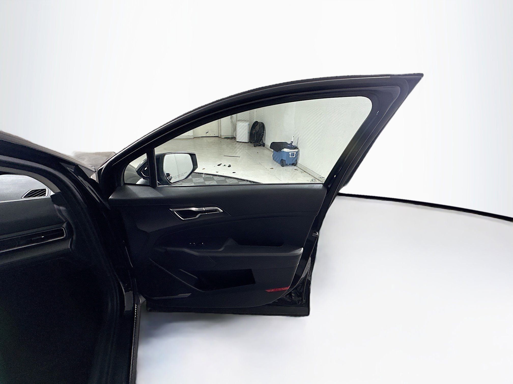 Used 2025 Kia Sportage LX image 31