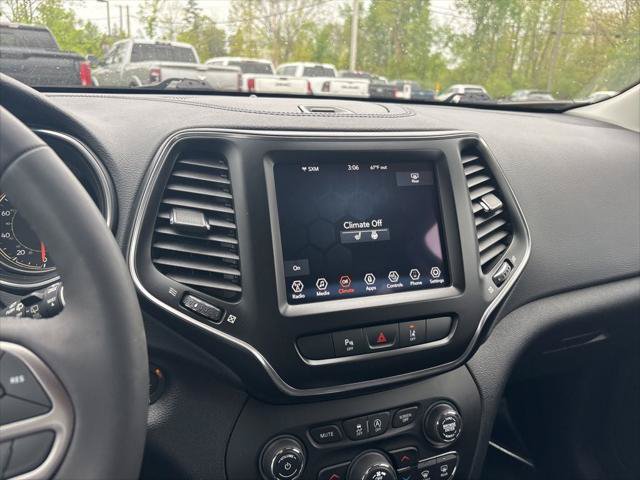 Certified 2022 Jeep Cherokee Latitude Lux AWD/4WD image 15