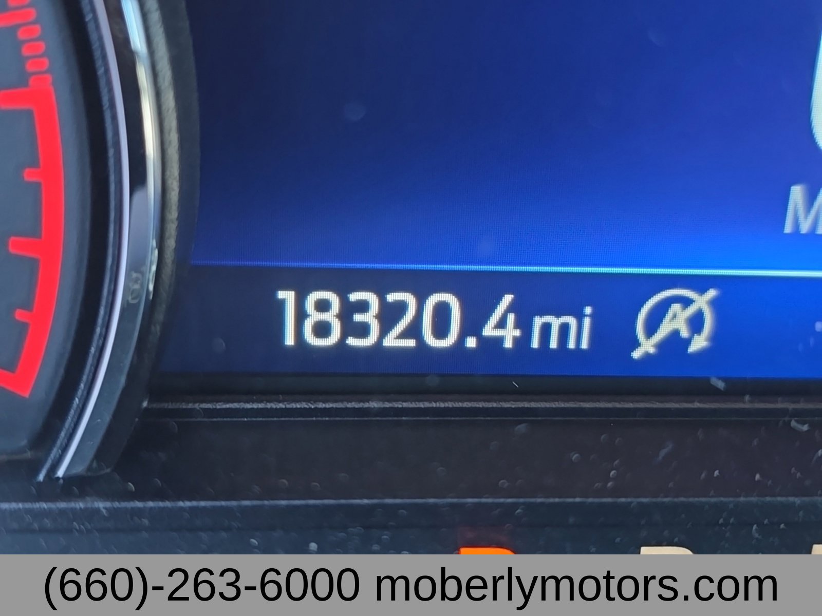 Used 2024 Ford Explorer XLT w/ Equipment Group 202A AWD/4WD image 2