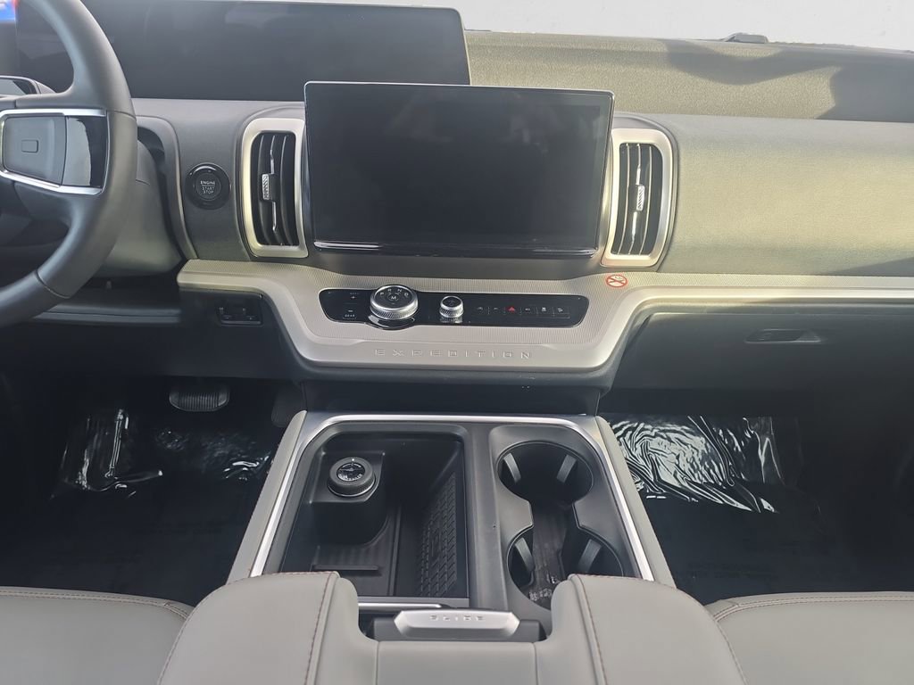 Used 2025 Ford Expedition Max Active image 13