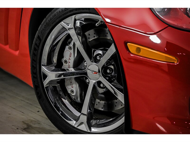 Used 2013 Chevrolet Corvette Grand Sport w/ 3LT Preferred Equipment Group RWD image 3