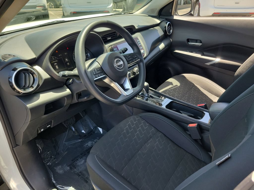 Used 2024 Nissan Kicks SV FWD image 18