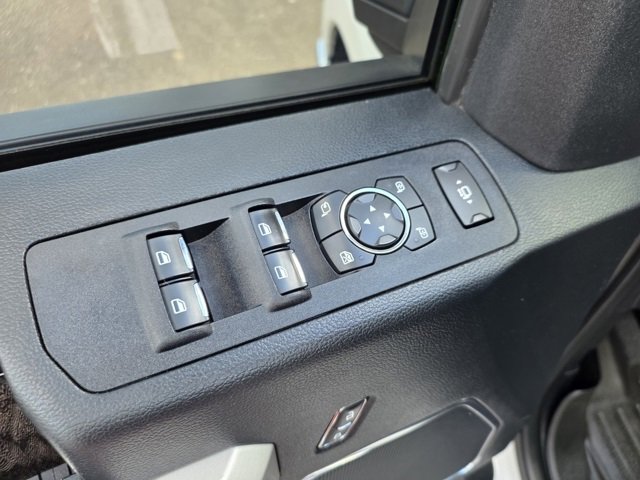 Used 2019 Ford F350 Lariat w/ Chrome Package image 16